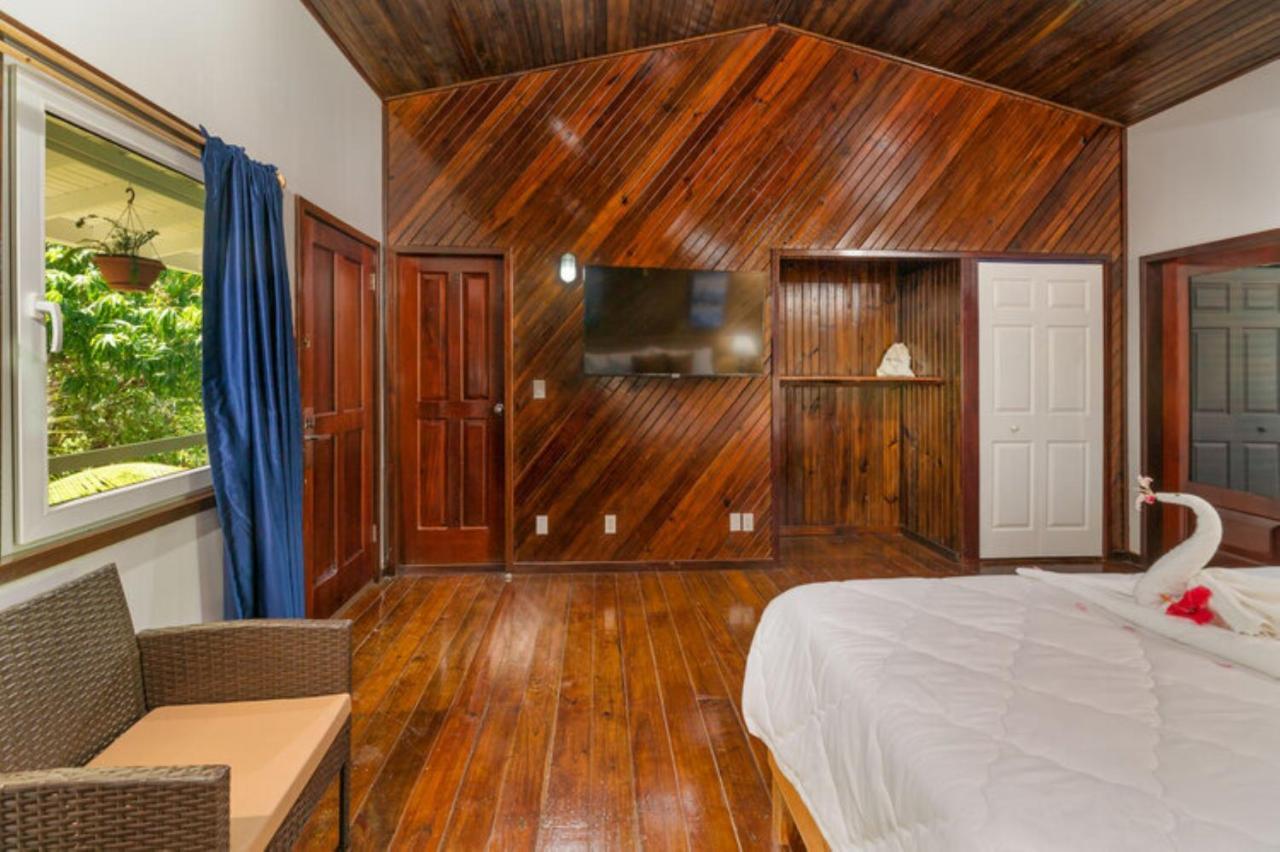 Hotel And Dive Center Roatan Yacht Club French Harbour エクステリア 写真
