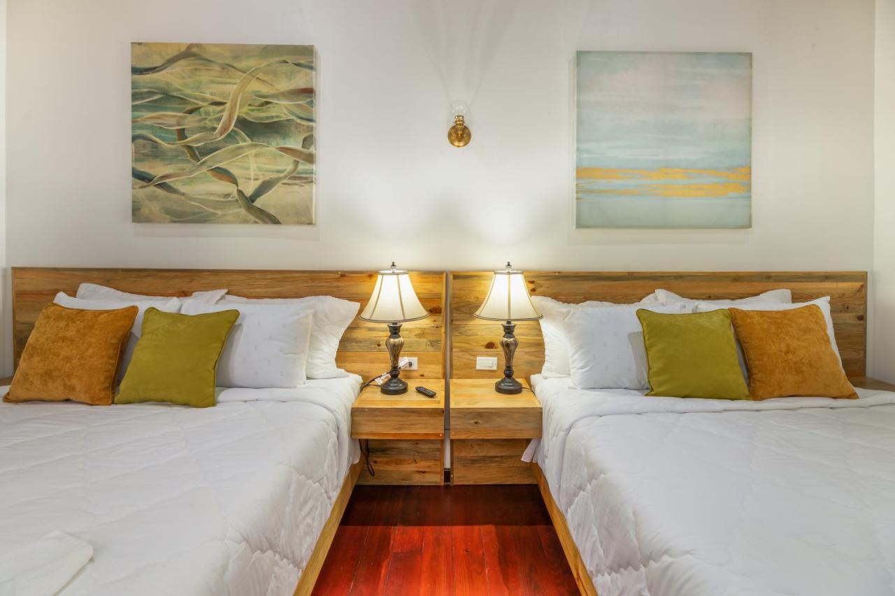 Hotel And Dive Center Roatan Yacht Club French Harbour エクステリア 写真
