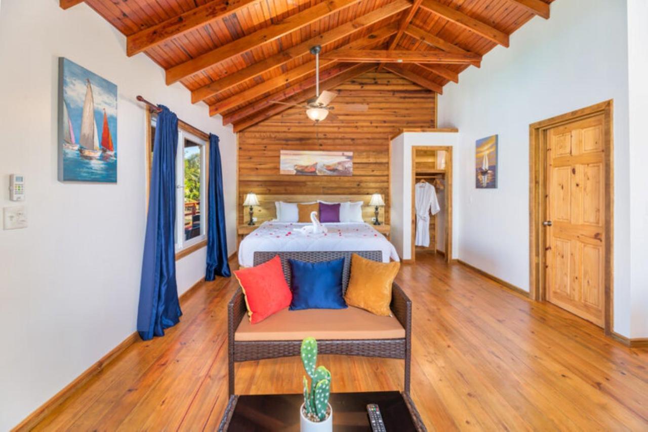 Hotel And Dive Center Roatan Yacht Club French Harbour エクステリア 写真