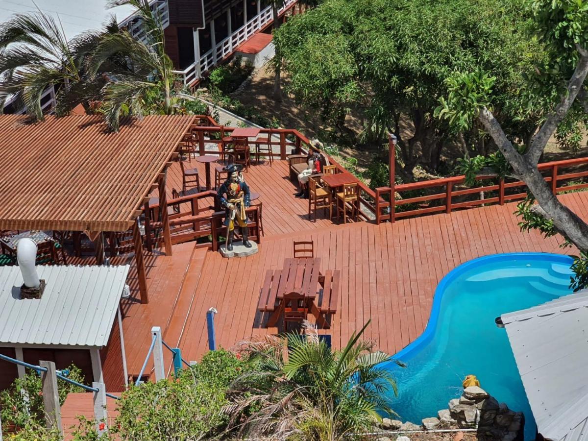 Hotel And Dive Center Roatan Yacht Club French Harbour エクステリア 写真