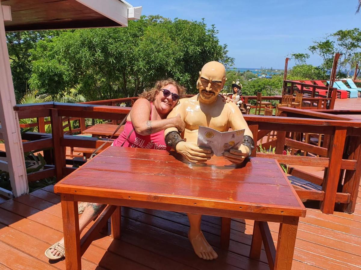 Hotel And Dive Center Roatan Yacht Club French Harbour エクステリア 写真
