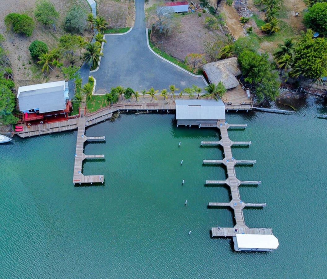 Hotel And Dive Center Roatan Yacht Club French Harbour エクステリア 写真