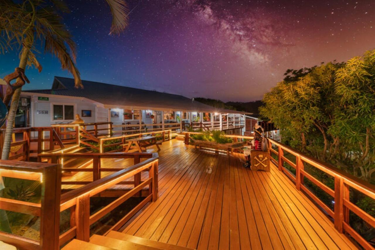Hotel And Dive Center Roatan Yacht Club French Harbour エクステリア 写真