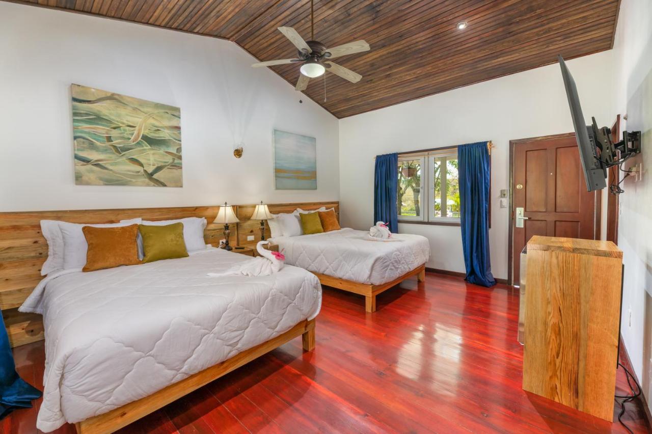 Hotel And Dive Center Roatan Yacht Club French Harbour エクステリア 写真