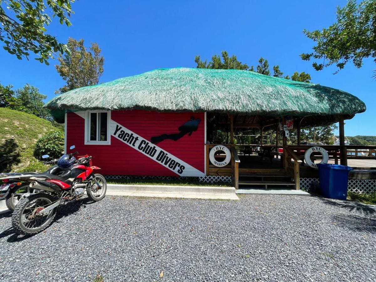 Hotel And Dive Center Roatan Yacht Club French Harbour エクステリア 写真