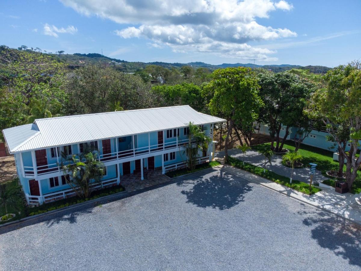 Hotel And Dive Center Roatan Yacht Club French Harbour エクステリア 写真